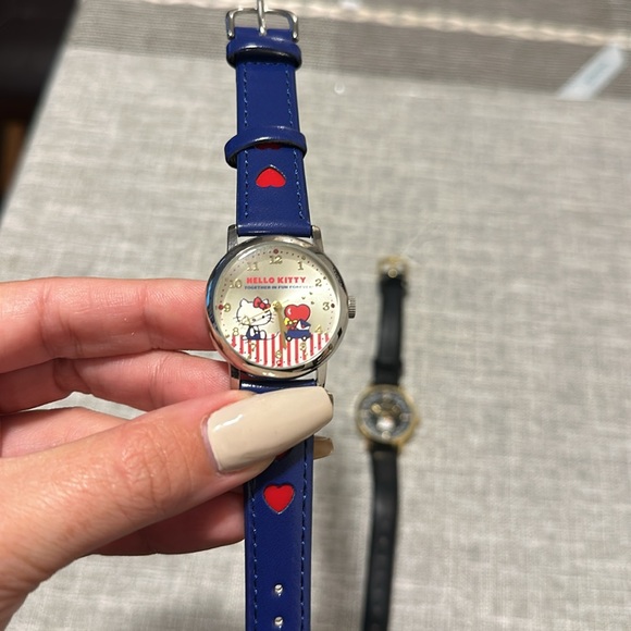 2 Hello Kitty watches - Picture 2 of 3